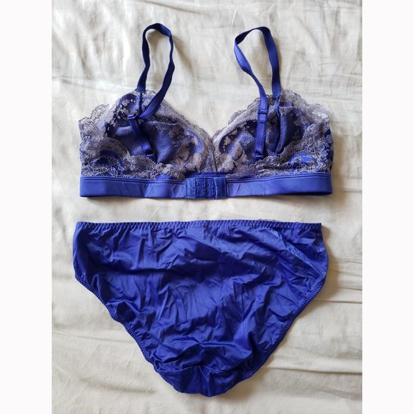 Wacoal Lace Affair Wirefree Bra and Bikini set in Clematis Blue/Cadet - Picture 3 of 13
